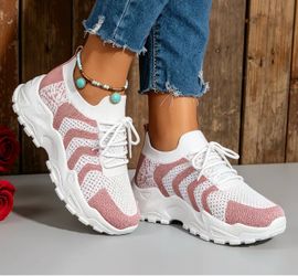 Women’s Breathable ,Lightweight & Soft Cushioned sneakers size 9 & 9.5