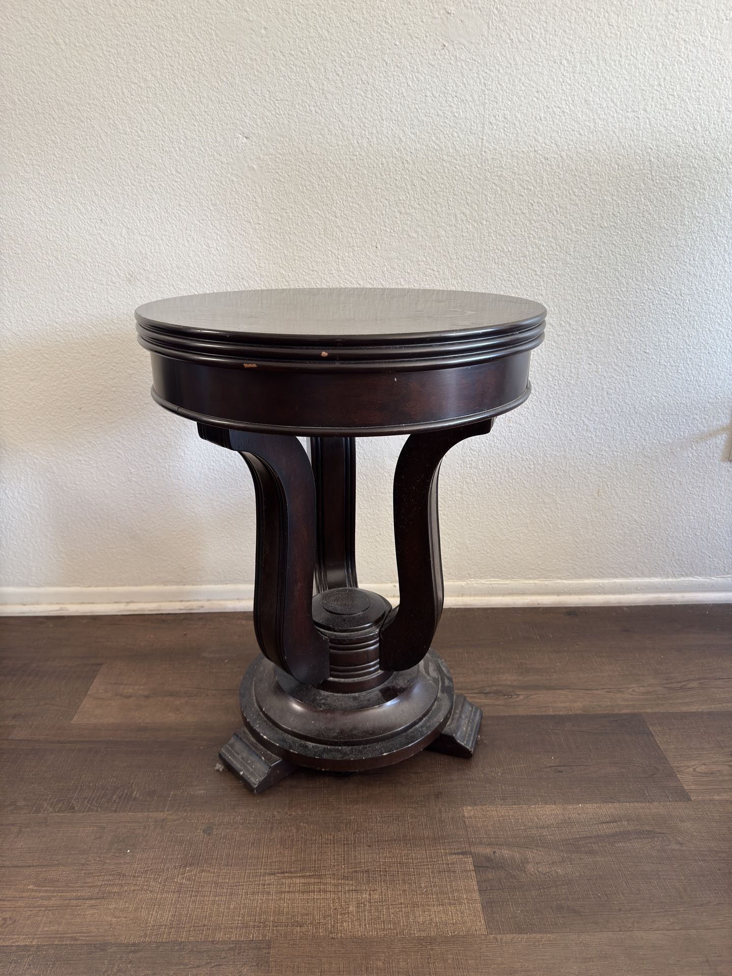 Round End Table