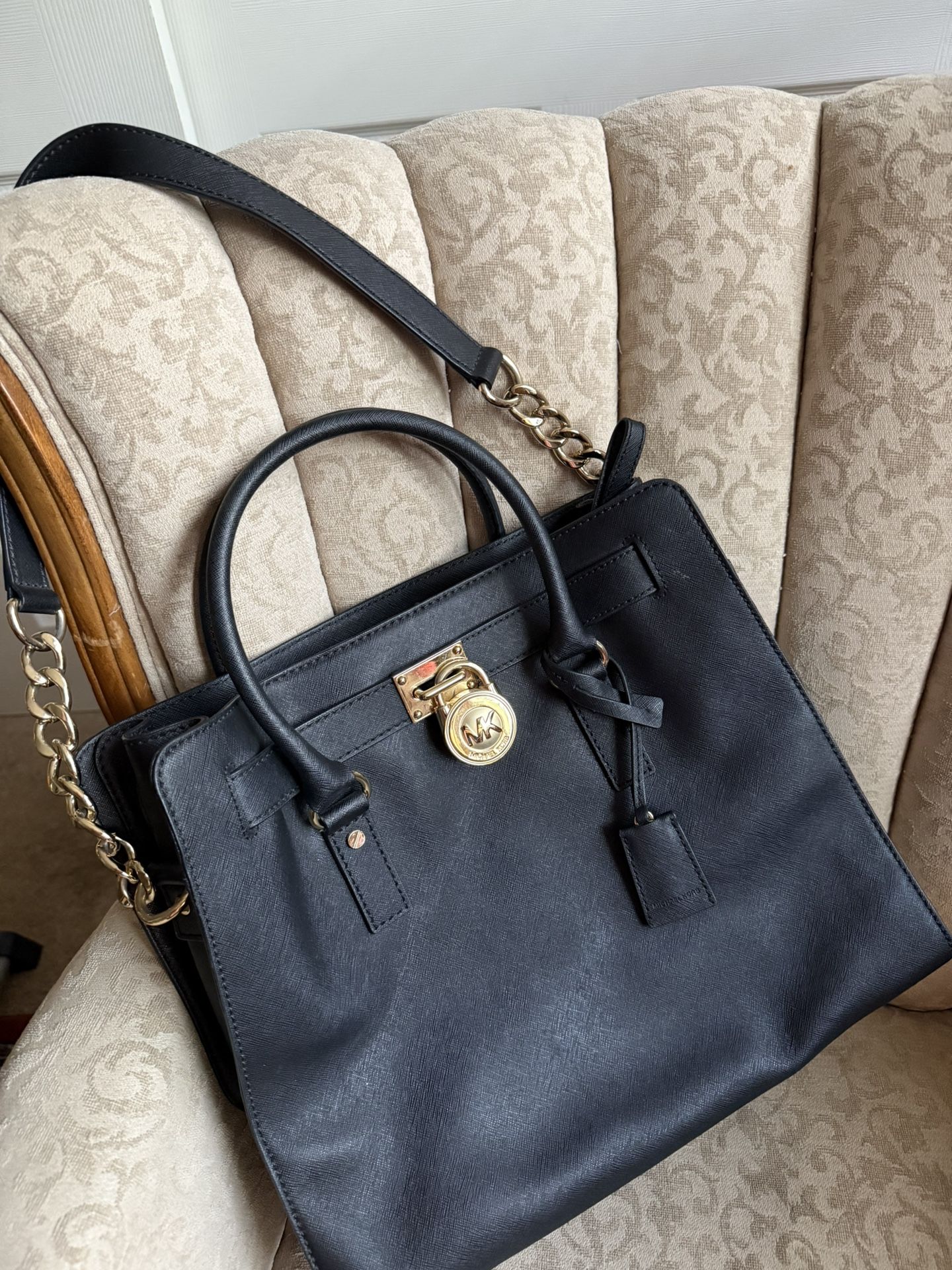 Michael kors large tote bag and wallet available