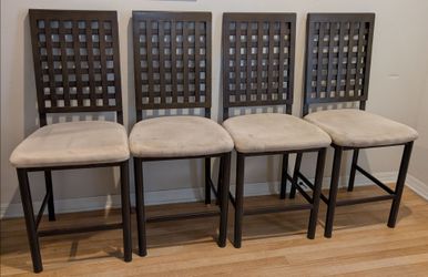 Four Matching Lattice Design Chairs
