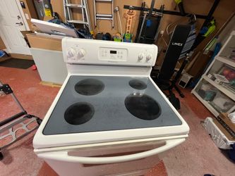 Frigidaire White Stove Range Oven Great Shape