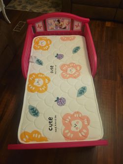 Minnie Mouse toddler bed
