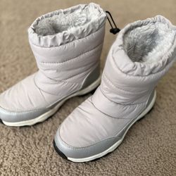 Snow Boots