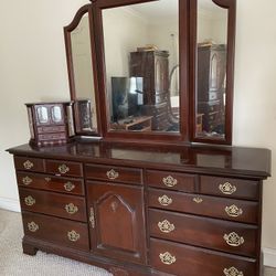 Dresser And Two Nights Stands  No Smoke No Pets   Cherry Solid Wood 