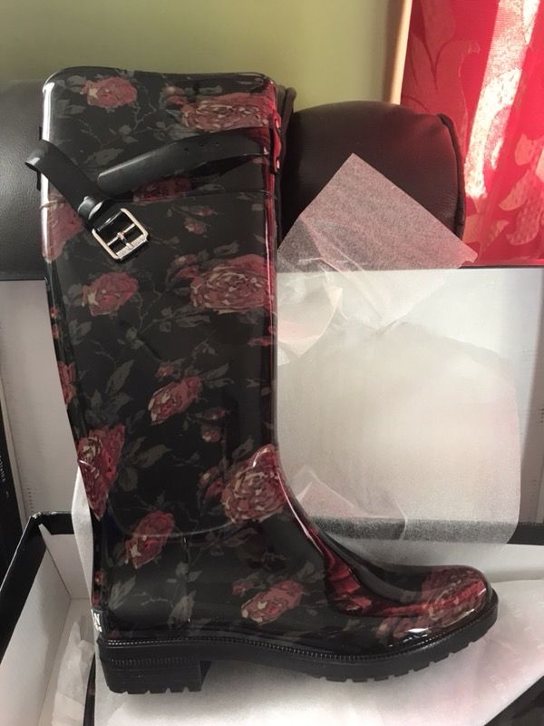 Ralph Lauren rain boots. Size 6.
