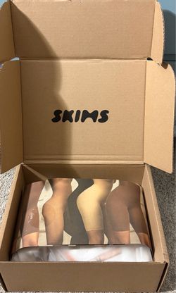 Skims Cotton Fleece Classic SKIMS Hoodie (Snow In My Bag)