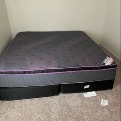 King Mattress With 2 Box Springs 