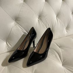 Black womens stilettos high heels Size 8.5