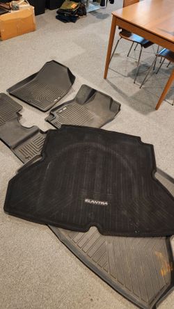 2017 2018 2019 2020 Hyundai Elantra Floor Mats