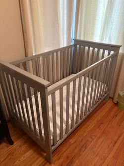 Baby crib hardly used