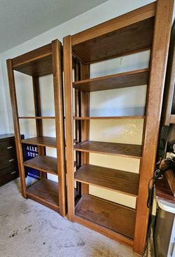 Solid Oak 70s Tower Shelf / Étagère — Lou Hodges Style California Modern