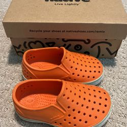 Authentic Natives Toddler Size 6 - With Box