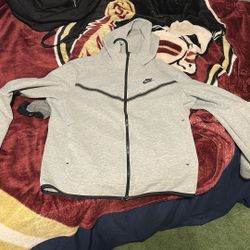 grey nike tech fleece