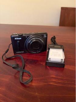 Nikon Coolpix S9600 Digital Camera w/ Battery & Charger