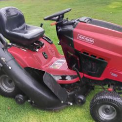 Craftsman Riding Lawnmower 