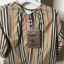 Burberry , Size 4y 