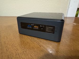 Intel NUC 8 - 256 GB SSD + 1 TB HDD - 8 GB RAM - Intel i5 (8th Gen)