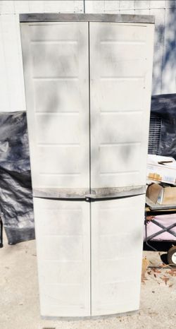 Rubbermaid 6x2 Vertical Outdoor Storage Shed