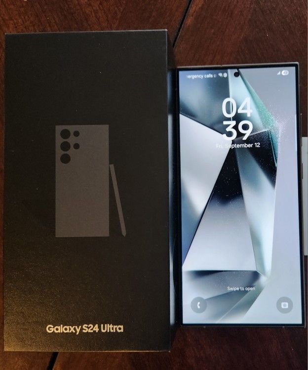 New Unlocked Samsung Galaxy S24 Ultra Under Warranty 