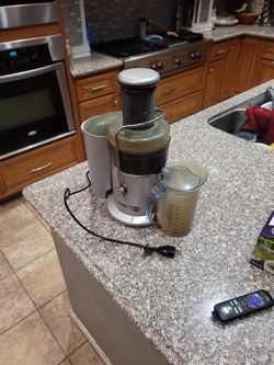 Breville Juicer JE98XL
