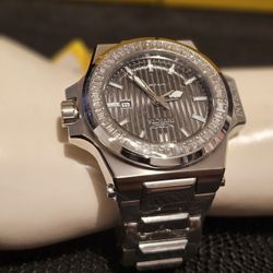 NEW MEN'S LUXURY BIG FACE ORIGINAL AKULA CRYSTAL SWISS QUARTZ INVICTA  SILVER TONE WATCH.
