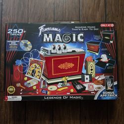 Fantasma Magic 250+ Tricks. Magic Trick Kit With Instructional DVD - Brand New