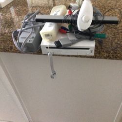  Nintendo Wii one Controller One NunchakWorks Very Good 