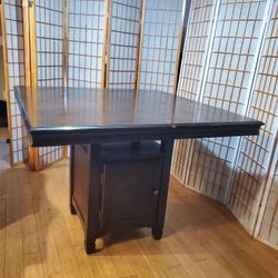dining room table 