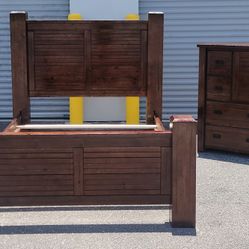 (FREE DELIVERY) Progressive Furniture Trestlewood Queen Bedroom Set