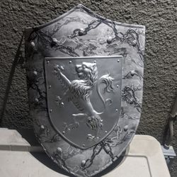 Beautiful 25" x 20 Large Vintage Medieval Collectable Shield with Rampart 🦁 Lion