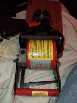 HK pneumatic bolt cutters