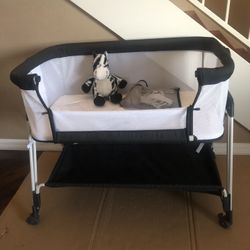 New Bedside Bassinet Sleeper 