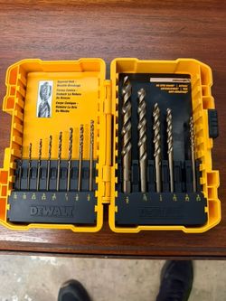 DeWalt Drill Bit Set w/ Case – 13 of 14 Bits