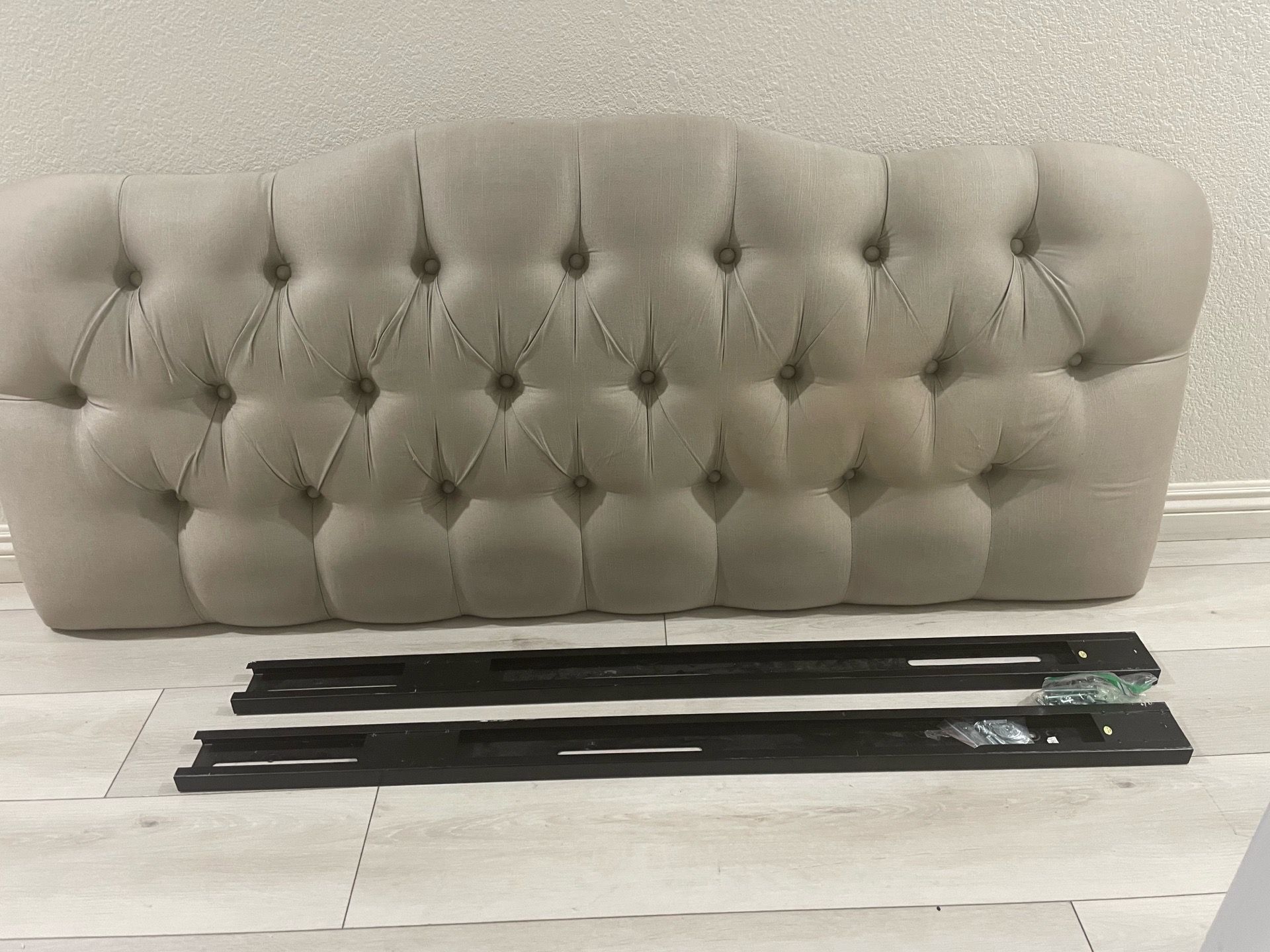 Headboard fits queen bed