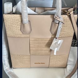 Michael Kors Crossbody Purse 