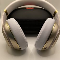 (Authentic) Gold Beats Studio Bluetooth Wireless Headphones with noise Canceling 2039