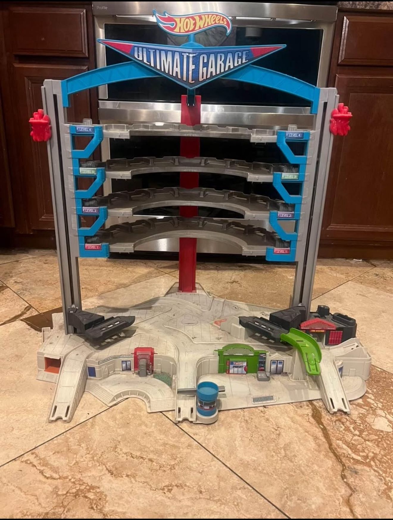 Hot Wheels Ultimate Garage