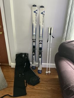 Ski Bundle - Skis, Poles & Ski Bag