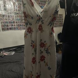 Pretty Dress White With Flowers 