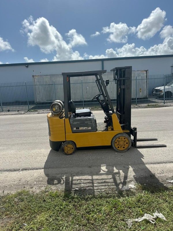 FORKLIFT CATERPILLAR 5000#