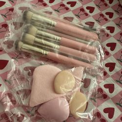 Makeup Brush Set – 7 Brushes + 1 Pink Sponge – New”