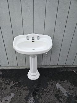 Pedestal Sink