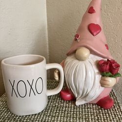 Rae Dunn XOXO Mug