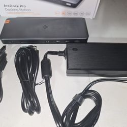 Spigen ArcDock PRO Docking Station