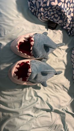 Shark Slippers Size 4/5