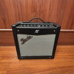  Fender MUSTANG 1 Guitar Combo Amp