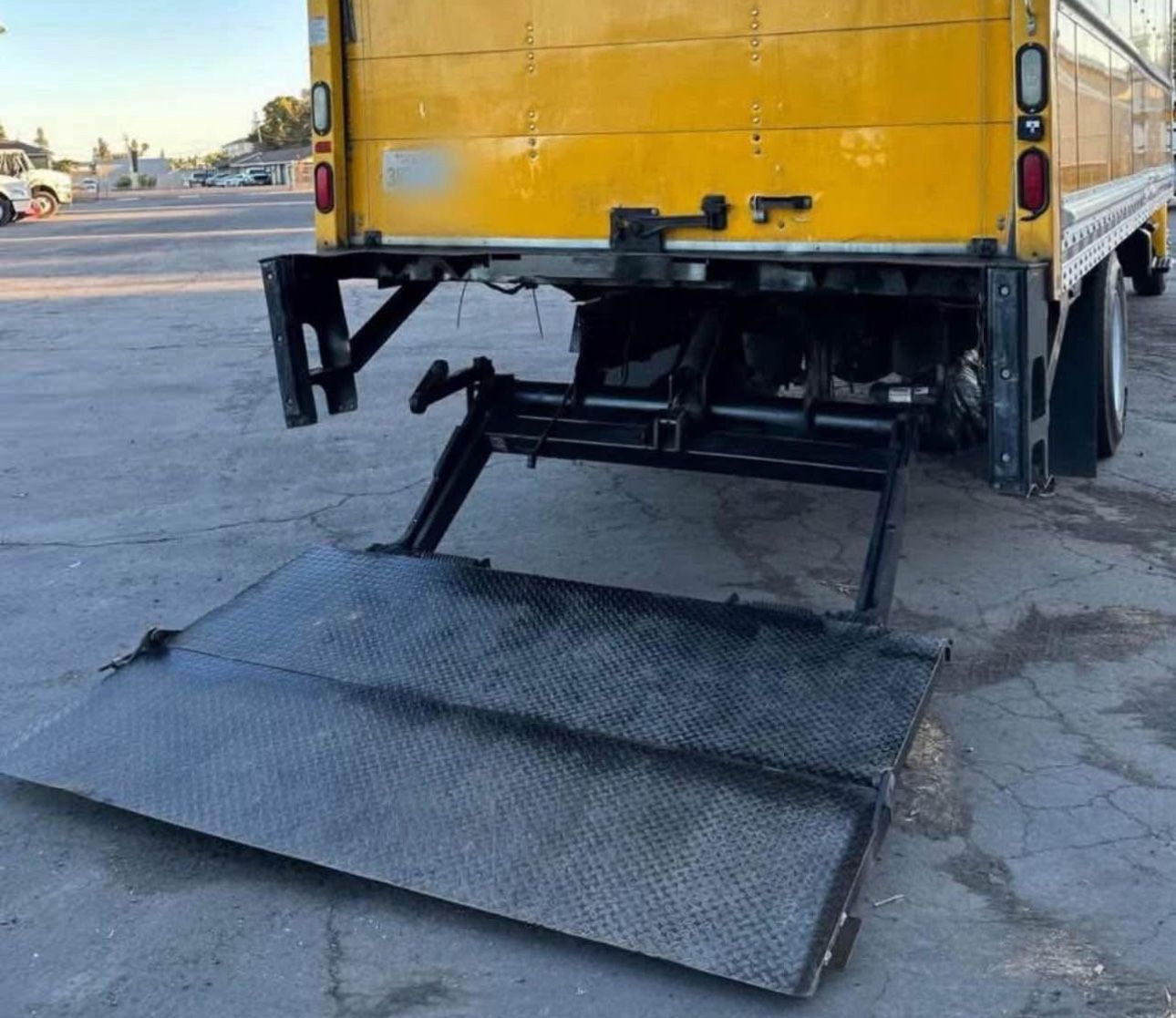 Box Truck Liftgate Heavy Duty Pounds Weigh Capacity