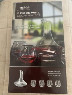 Wine decanter set