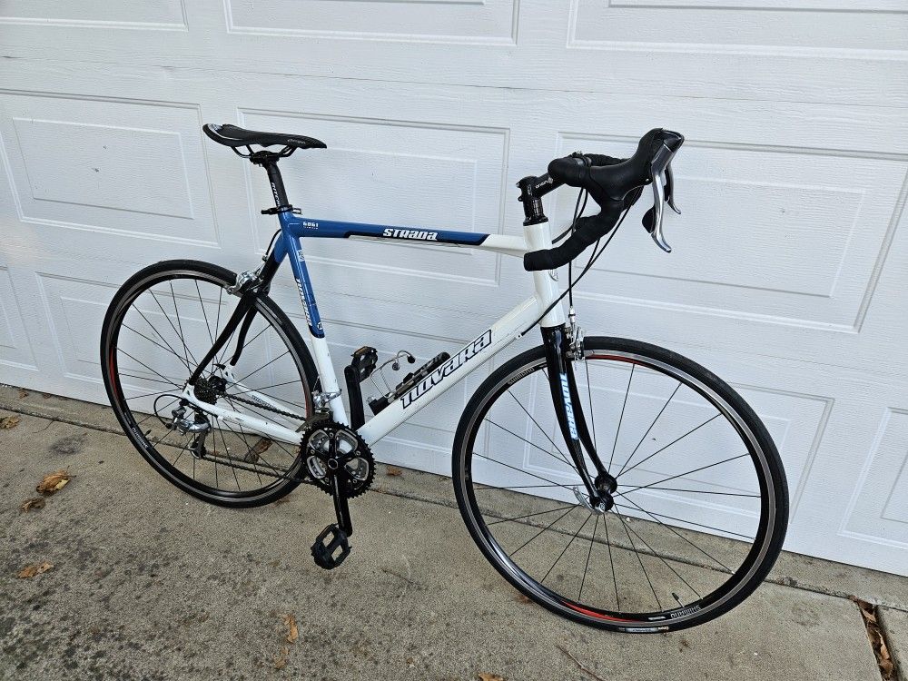 Tall XL Novara Strada 30-speed Road Bike