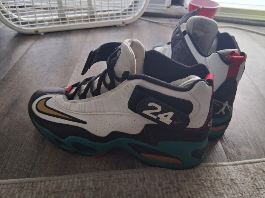 JORDANS!!!!